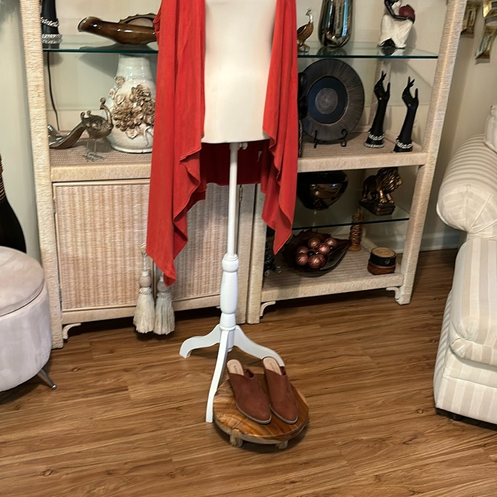 Here is a rust vest  very nice with some shade rust old navy slides